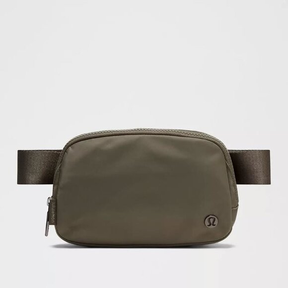 Lululemon Everywhere Belt Bag 1L in Army Green, BNWT - Picture 1 of 7